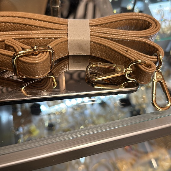 A Tan clutch handbag leather - Picture 8 of 10